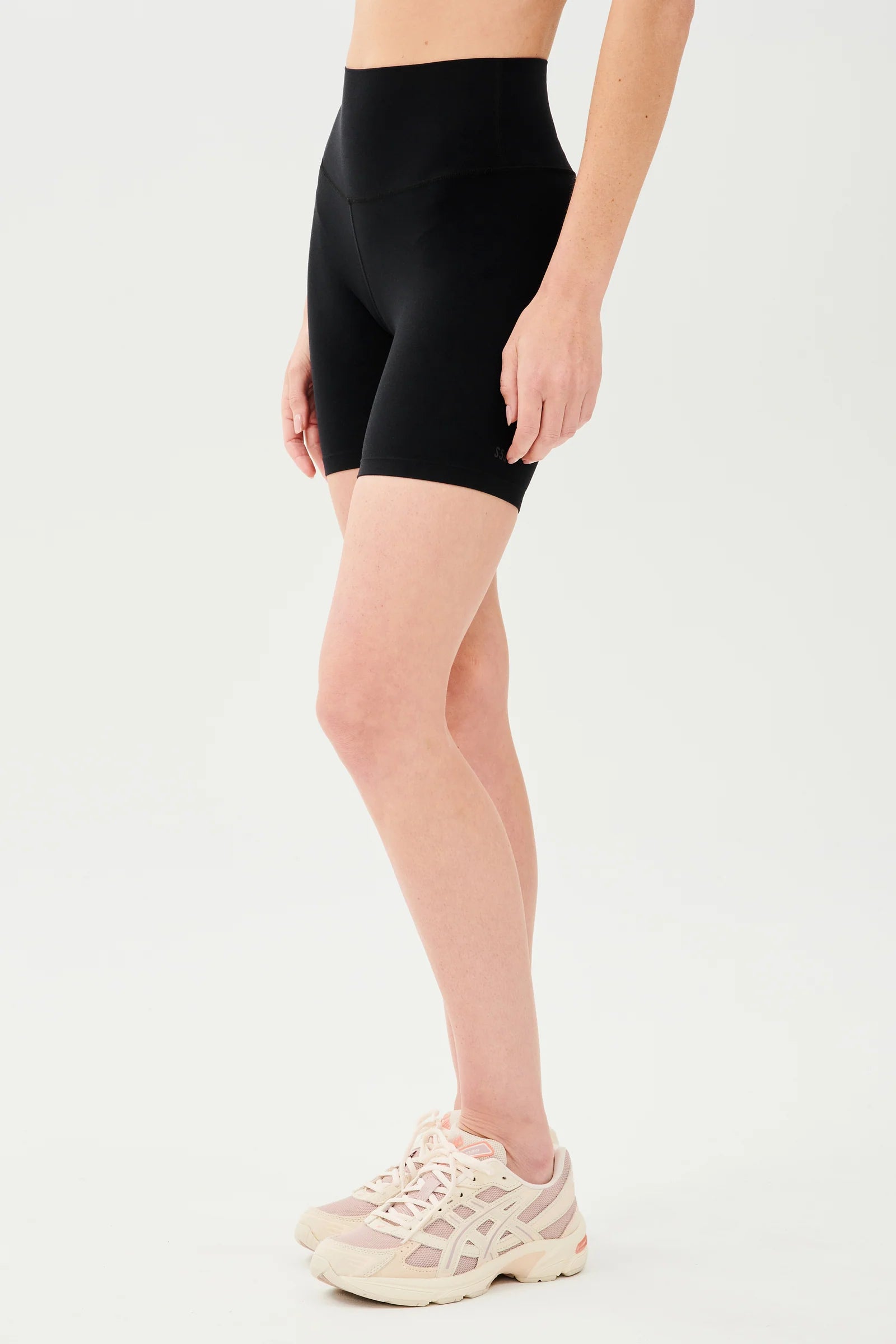 Airweight High Waist Short | Black