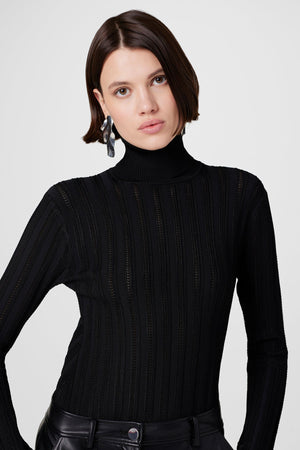 Toccin Nancy Turtleneck Top