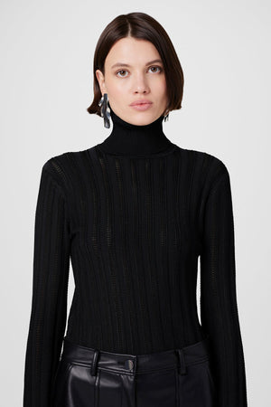 Toccin Nancy Turtleneck Top