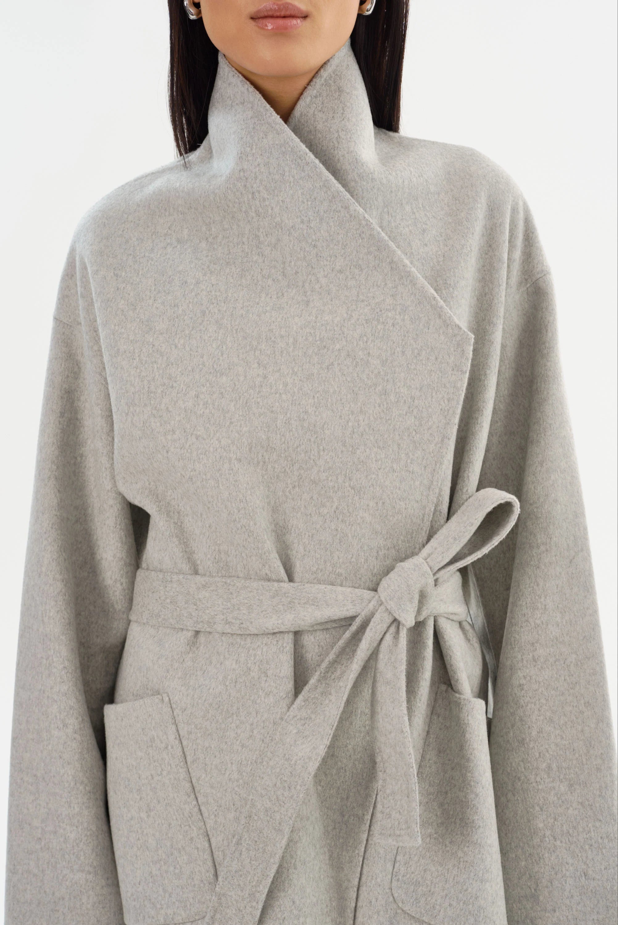 Bobbi Mekia | Light Grey