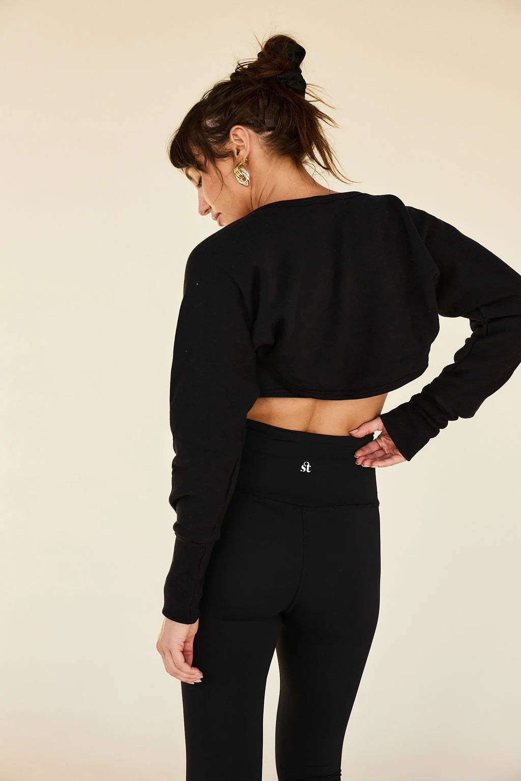 The Shrug | Black